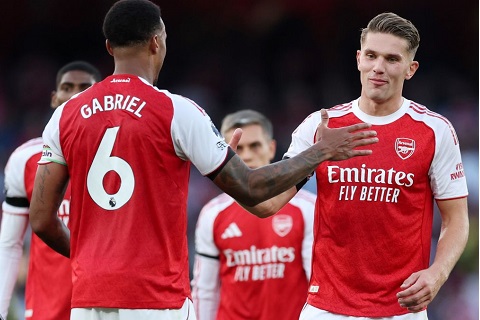 Arsenal vs Coventry 2h ngày 22/8